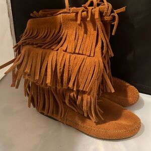 Minnetonka fringe moccassin boots